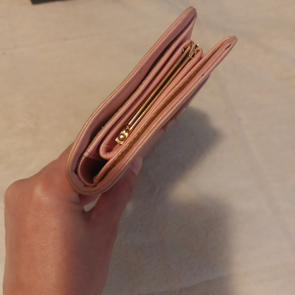 Authentic Chanel Calfskin Icon Logo Bifold Wallet in Pink - Picture 3 of 12